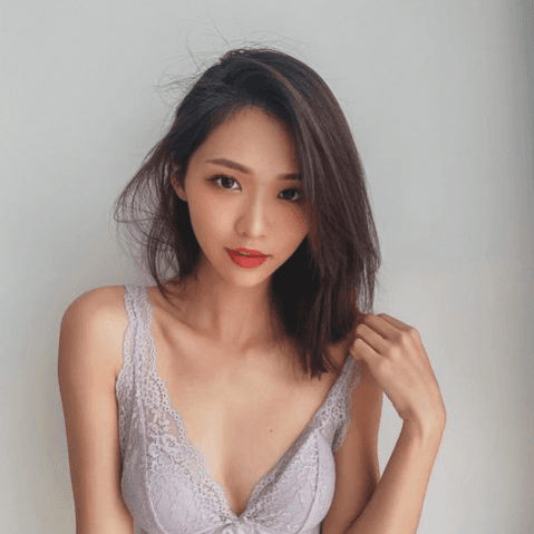 NFT gái xinh 200 triệu 1 tấm